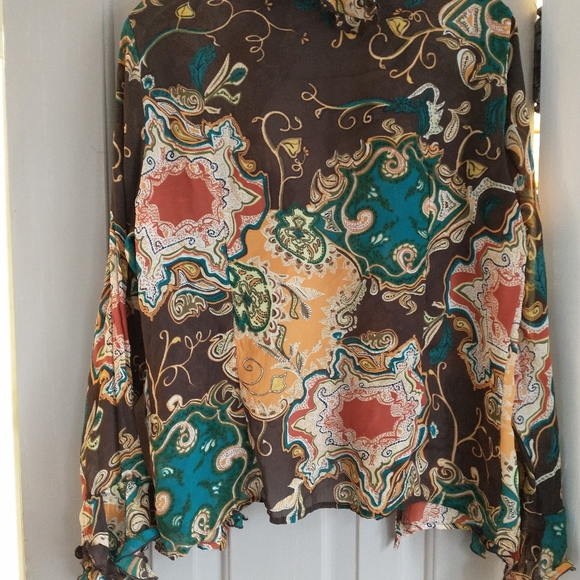 Violet & Claire Ruffle Button up Blouse Size Large - Picture 5 of 8